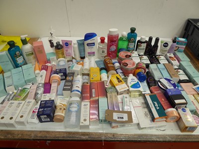 Lot 3708 - Large bag of assorted toiletries