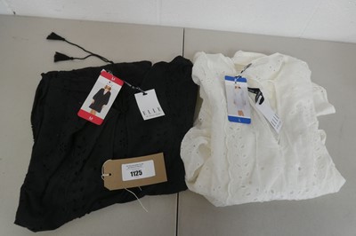 Lot 1125 - Approx. 20 Elle embroidered dresses