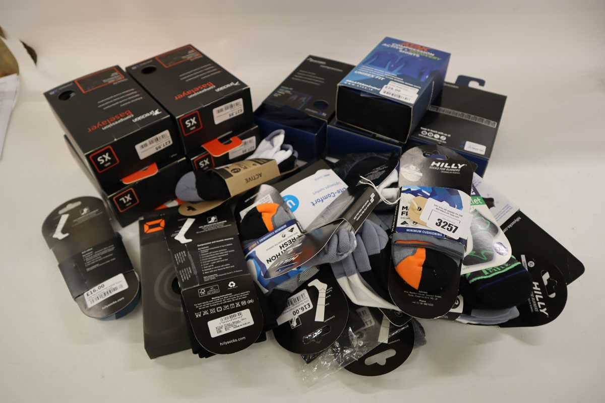 Lot 6x compression recovery base layers and a...