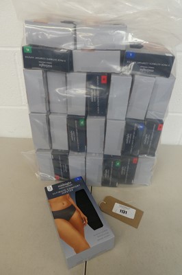 Lot 1131 - Approx. 26 boxes of ladies Carole Hochman...
