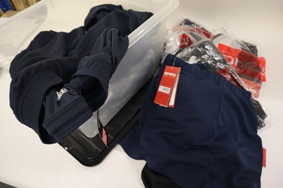 Lot Approx. 20x youth sports trousers and ladies...