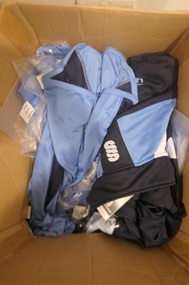 Lot Large box containing a variety of approx 20x...