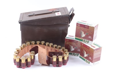 Lot 2066 - (S2) Ammo tin containing 99 x 12 bore Royal 32...