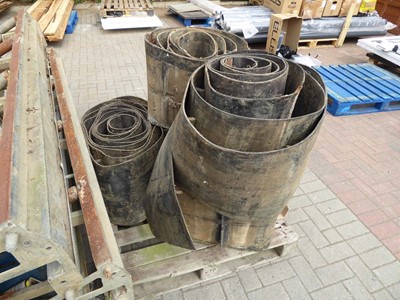 Lot 4177 - Coveya material handling conveyor belt, spread...