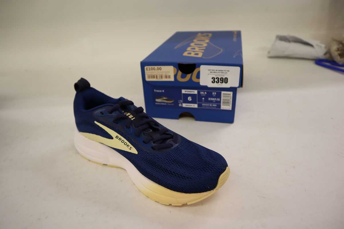 Lot Brooks Trace 4 Women's running shoes, UK4, boxed