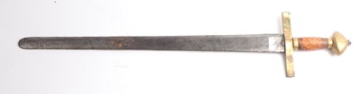 Lot 1473 - Short-bladed sidearm, 23½ ins with rounded tip,...