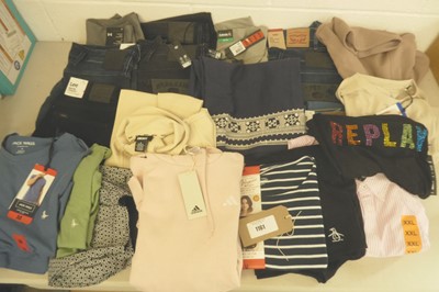 Lot 1161 - Approx. 20 branded items of clothing to...