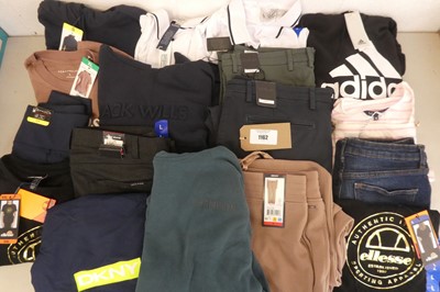 Lot 1162 - Approx. 17 branded items of clothing to...