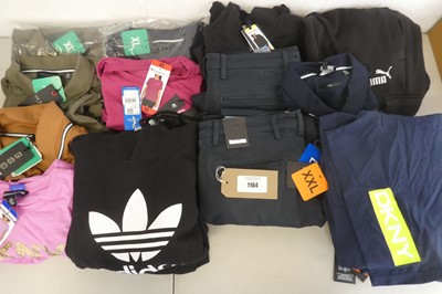 Lot 1164 - Approx. 18 branded items of clothing to...