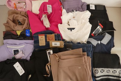 Lot 1178 - Approx. 16 branded items of clothing to...