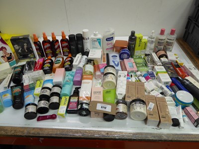 Lot 3712 - Large bag of assorted toiletries