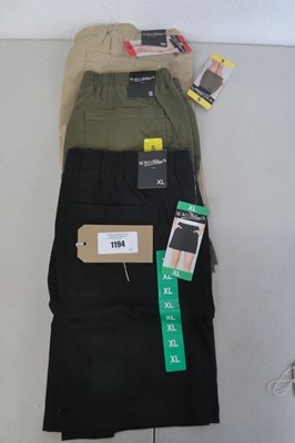Lot 1194 - Approx. 30 ladies cotton shorts by B.C...