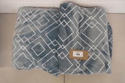 Lot 1215 - x2 Life Comfort patterned throws