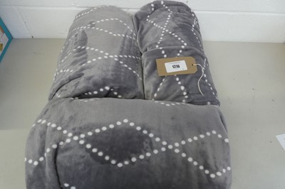Lot 1216 - x3 Life Comfort grey & white patterned throws