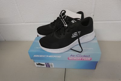 Lot 1227 - Boxed pair of Skechers skech lite air cooled...