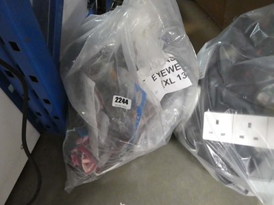 Lot 2244 - Bag of eyewear
