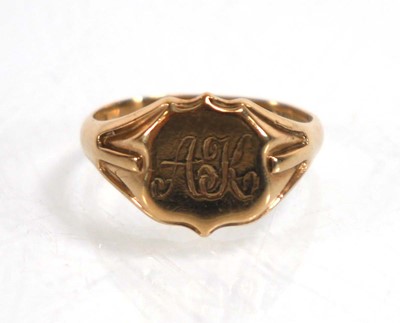 Lot 840 - A 9ct yellow gold signet ring, Birmingham 1965,...