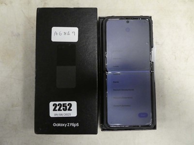 Lot 2252 - Galaxy Z Flip 5 phone