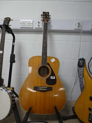 Lot 2370 - Yamaha FG340 acoustic guitar