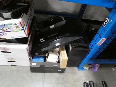 Lot 2382 - part underbay of assorted items inc. Samsung...