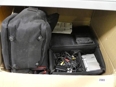 Lot 2303 - Box of assorted video cameras, camera bags,...