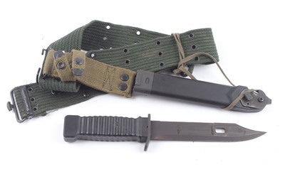Lot 1493 - An FK500 type tactical field knife, 7 ins...