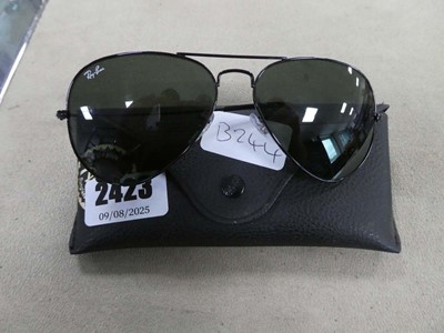 Lot 2423 - Pair of Ray Ban sunglasses