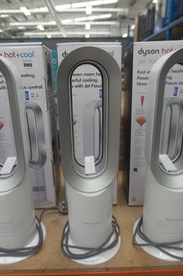 Lot 3002 - Dyson hot and cold Jet Focus AM09 tower fan...