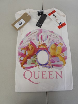 Lot 1283 - Approx. 20 Amplified 'Queen' themed t-shirts