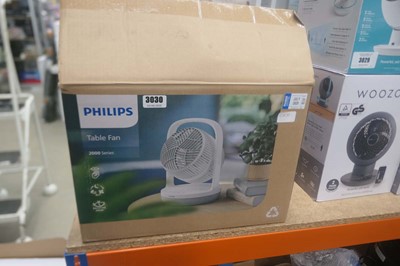 Lot 3030 - Philips table fan with box