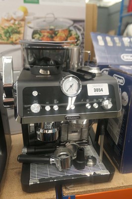 Lot 3054 - Unboxed Delonghi Prestigo bean to cup coffee...