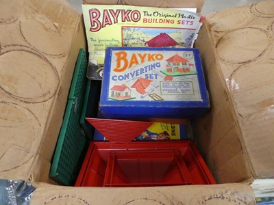 Lot 2490 - Box containing Bayko building parts
