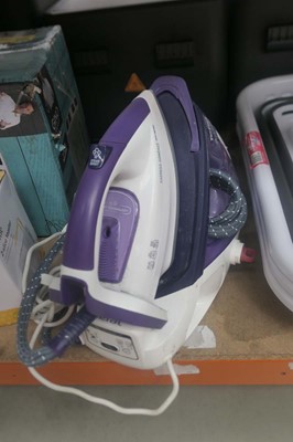 Lot 3094 - Unboxed Tefal Express steam iron