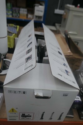 Lot 3150 - Samsung Bespoke Jet vacuum cleaner with pole,...