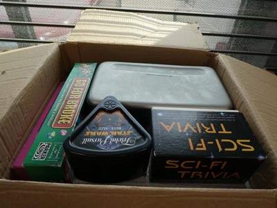 Lot 2518 - Box of board games