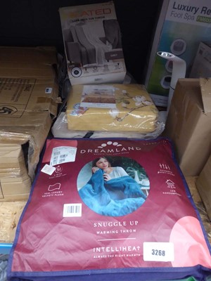Lot 3268 - Heated blanket, throws, bedding sets, etc