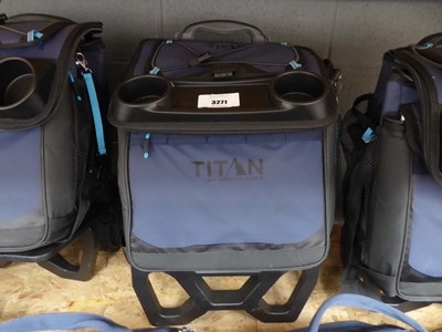 Lot 3271 - Titan roller cooler bag