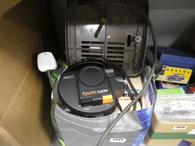 Lot 2527 - Bag of assorted photographic and reel to reel...