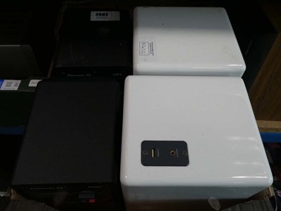 Lot 2562 - Quantity of speakers