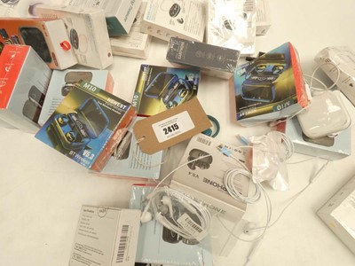 Lot 2415 - Various ear phones