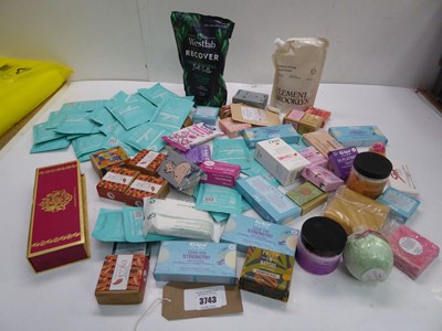 Lot 3743 - Selection of soaps, bath bombs, hand soap,...