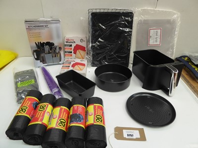 Lot 3757 - Ninja baking tins, Airfryer replacement drawer,...