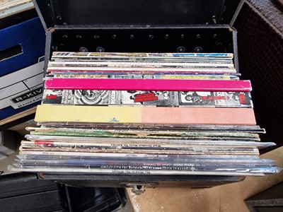 Lot 2610 - Box containing vinyl records