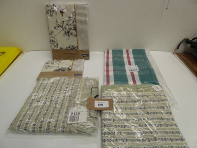 Lot 3771 - Joules single duvet set & matching pillow case,...