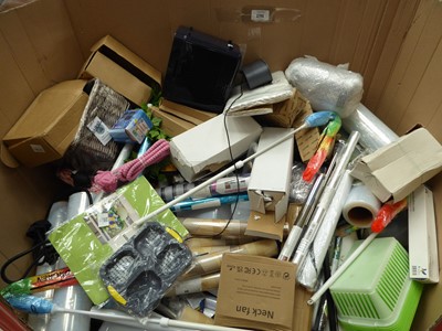 Lot 3790 - Large pallet box of assorted household items