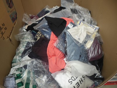 Lot 3897 - Pallet containing mixed ladies and men's clothing