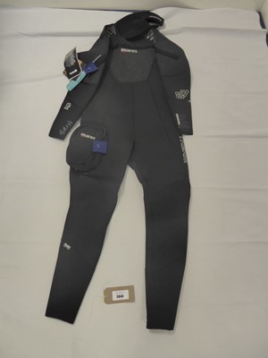 Lot 3943 - Mares men's wetsuit pro therm 8 size extra...