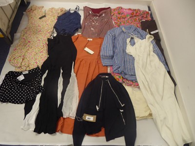 Lot 3953 - Selection of clothing to include Boden, Mint...
