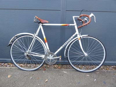 Lot 4034 - Peugeot white vintage racing bike with Brooks...