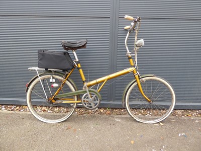 Lot 4039 - New Hudson gold vintage town bike